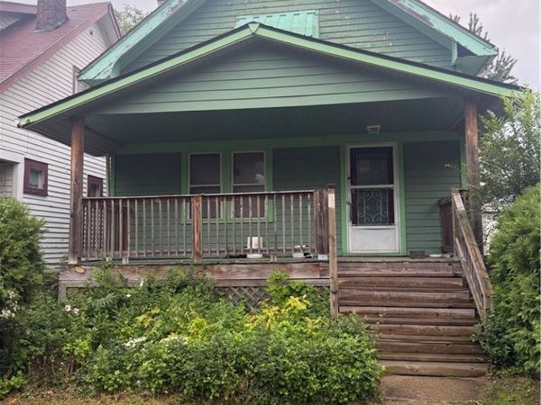 1723 Hillview Road , Cleveland, OH 44112