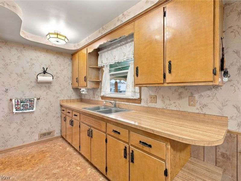 15402 Louis Avenue , Cleveland, OH 44135 Photo 9