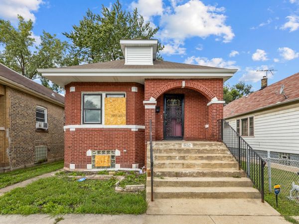 9132 S Blackstone Avenue, Chicago, IL 60619