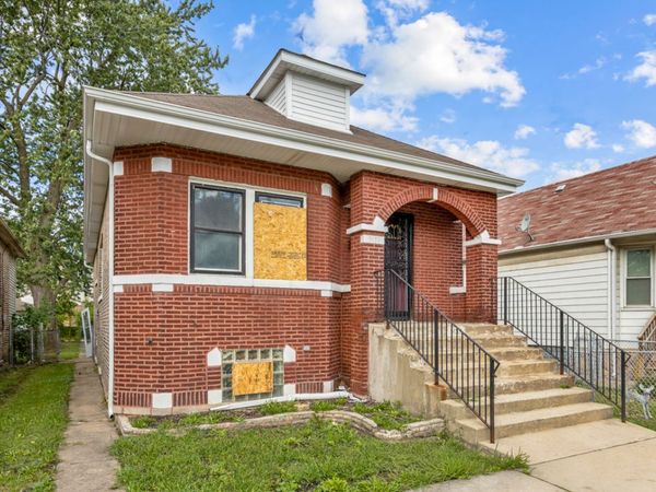 9132 S Blackstone Avenue, Chicago, IL 60619
