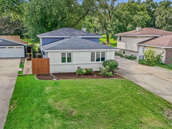 1N542 Goodrich Avenue, Glen Ellyn, IL 60137