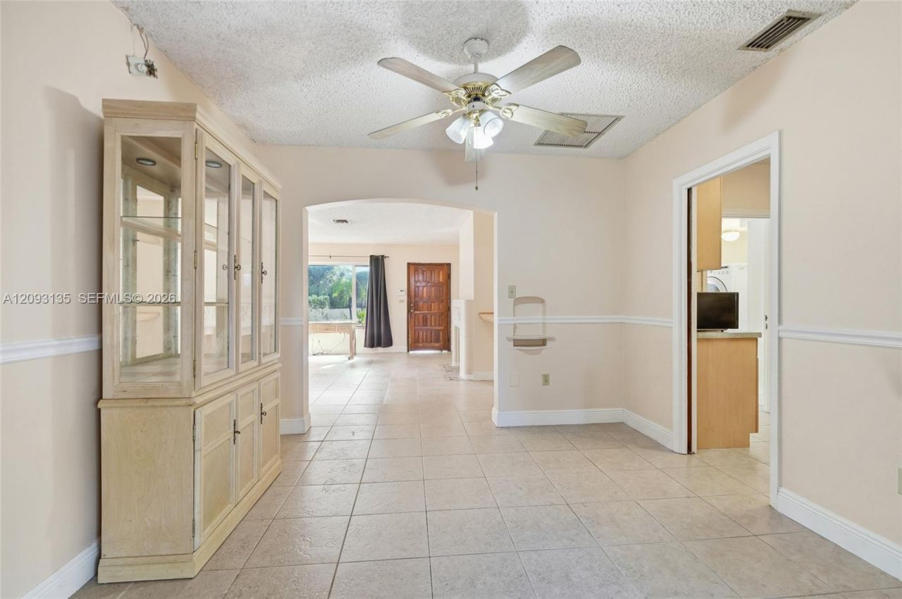 135 SW 27th Rd , Miami, FL 33129 Photo