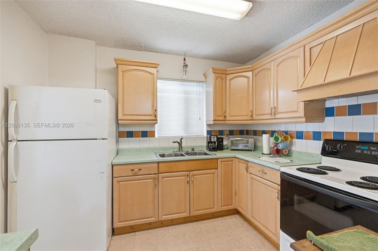135 SW 27th Rd , Miami, FL 33129 Photo