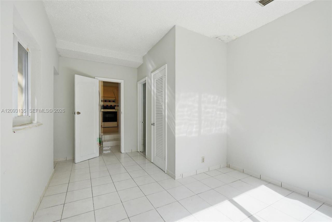 135 SW 27th Rd , Miami, FL 33129 Photo