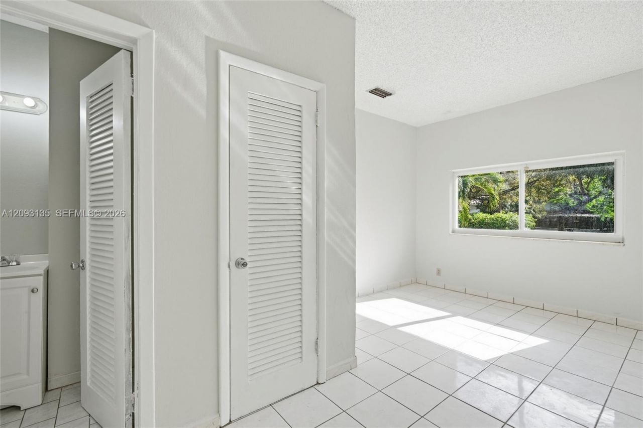 135 SW 27th Rd , Miami, FL 33129 Photo