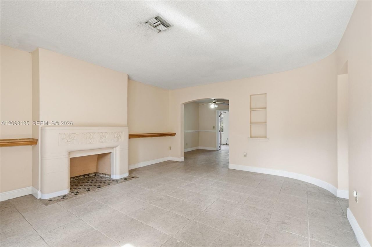 135 SW 27th Rd , Miami, FL 33129 Photo