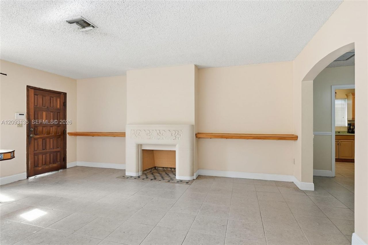 135 SW 27th Rd , Miami, FL 33129 Photo