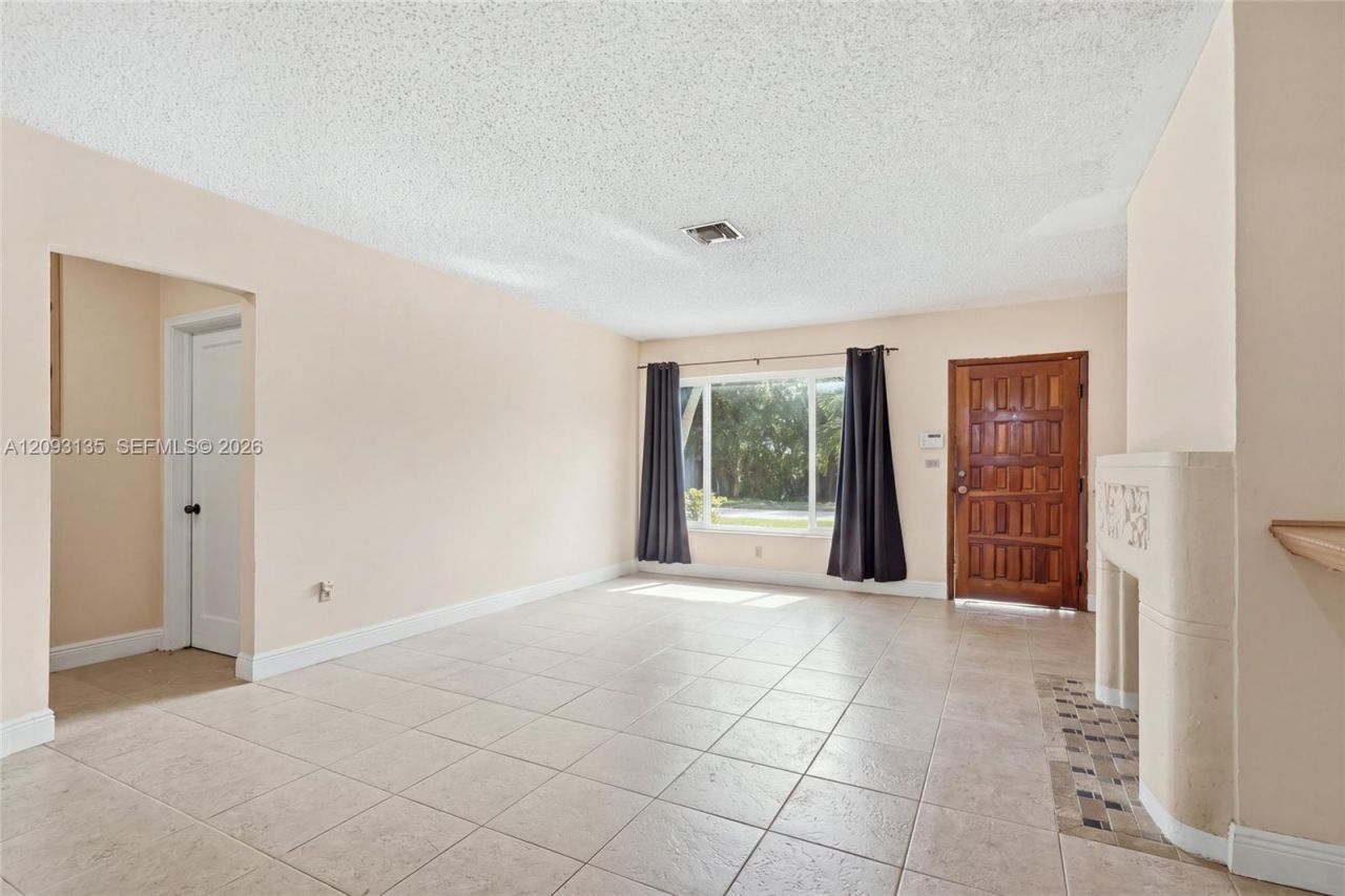 135 SW 27th Rd , Miami, FL 33129 Photo