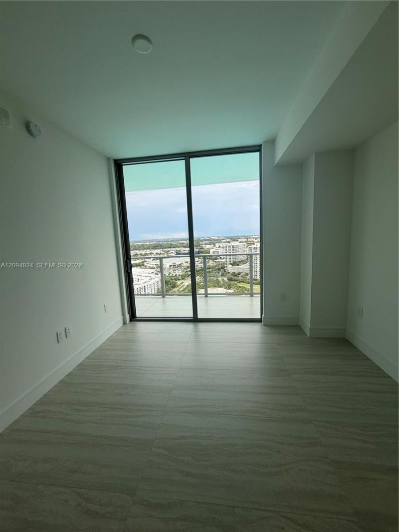 2411 Laguna Cir , Unit 2408, Miami, FL 33181 Photo