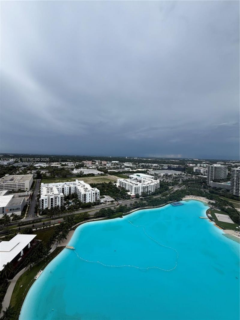 2411 Laguna Cir , Unit 2408, Miami, FL 33181 Photo