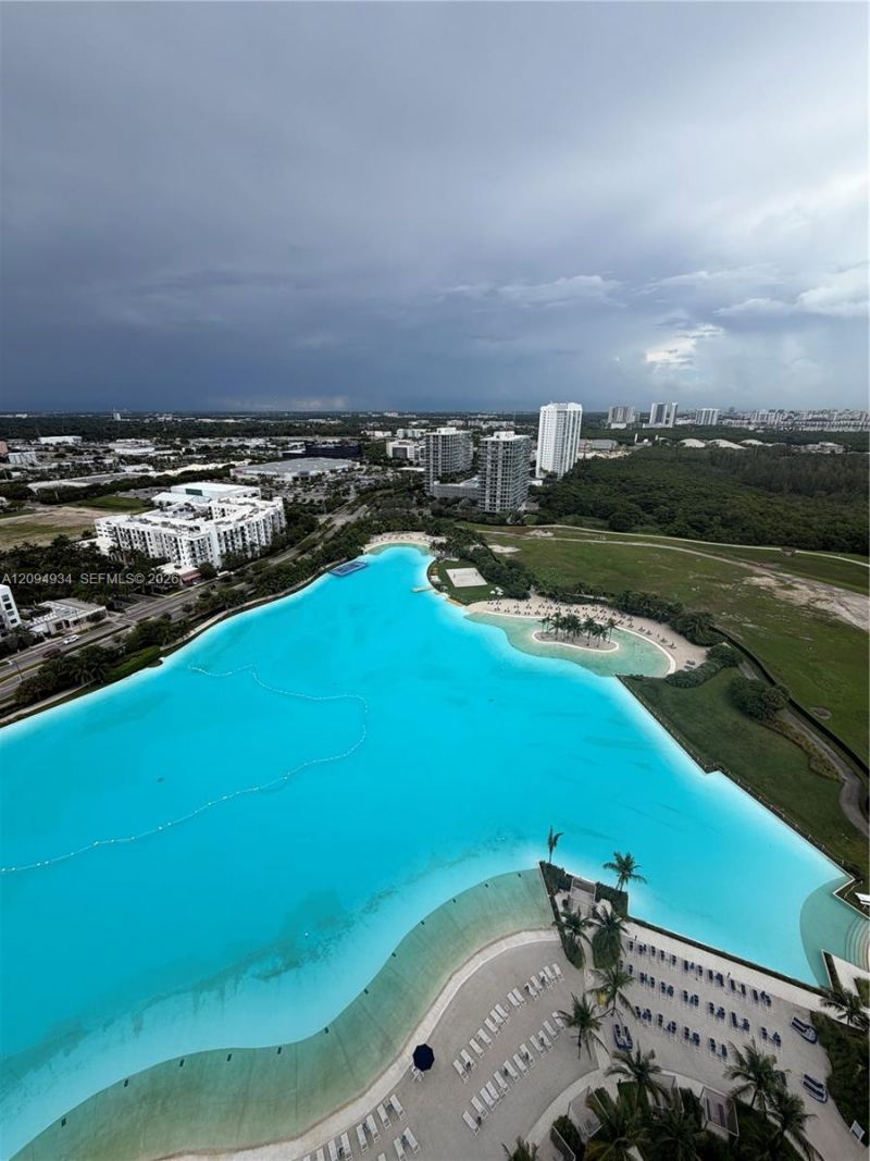 2411 Laguna Cir , Unit 2408, Miami, FL 33181 Photo