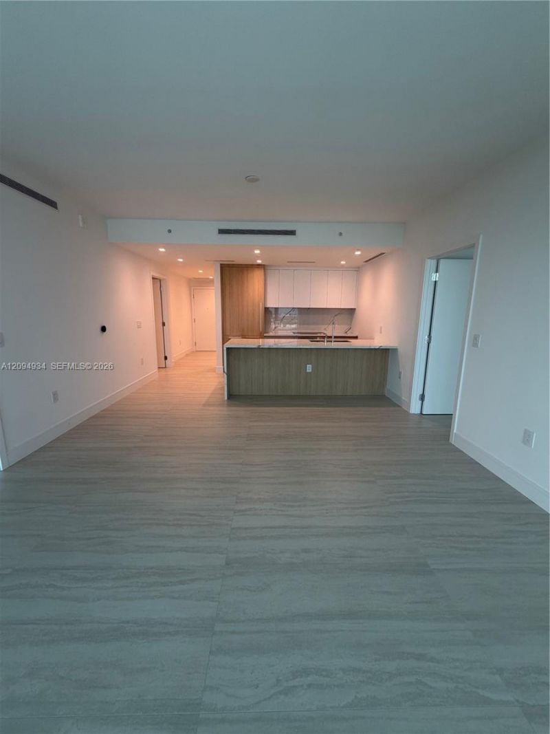 2411 Laguna Cir , Unit 2408, Miami, FL 33181 Photo