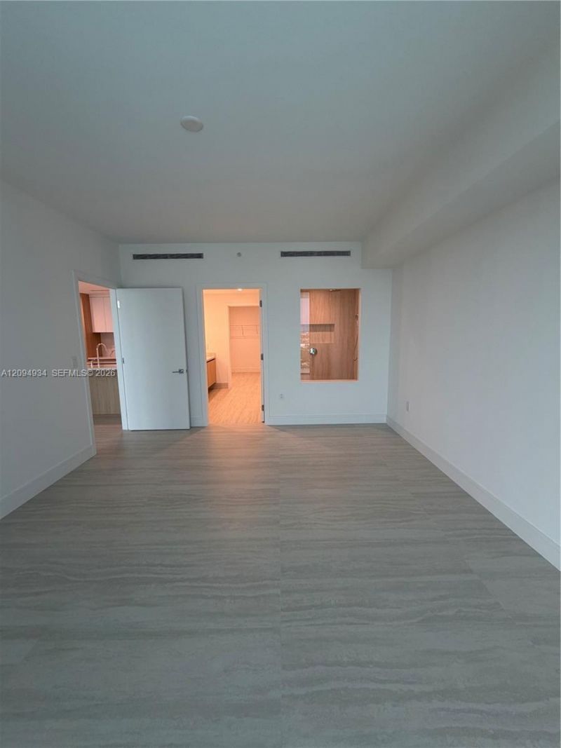 2411 Laguna Cir , Unit 2408, Miami, FL 33181 Photo