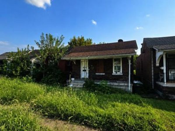4920 San Francisco Avenue , St Louis, MO 63115