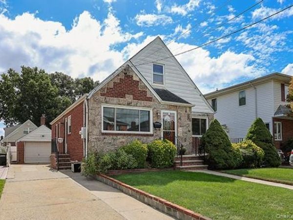 1408 Lowell Avenue , New Hyde Park, NY 11040