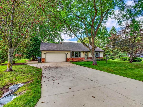 6229 Harvest Lane, DeForest, WI 53532