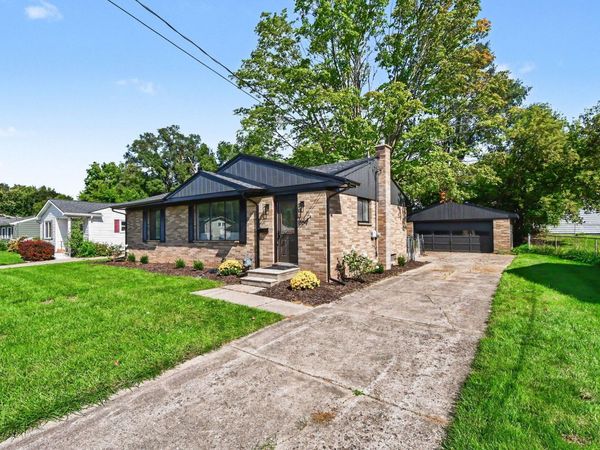 1664 Benjamin Avenue NE, Grand Rapids, MI 49505
