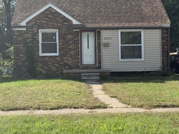 26271 W Hills Drive, Inkster, MI 48141