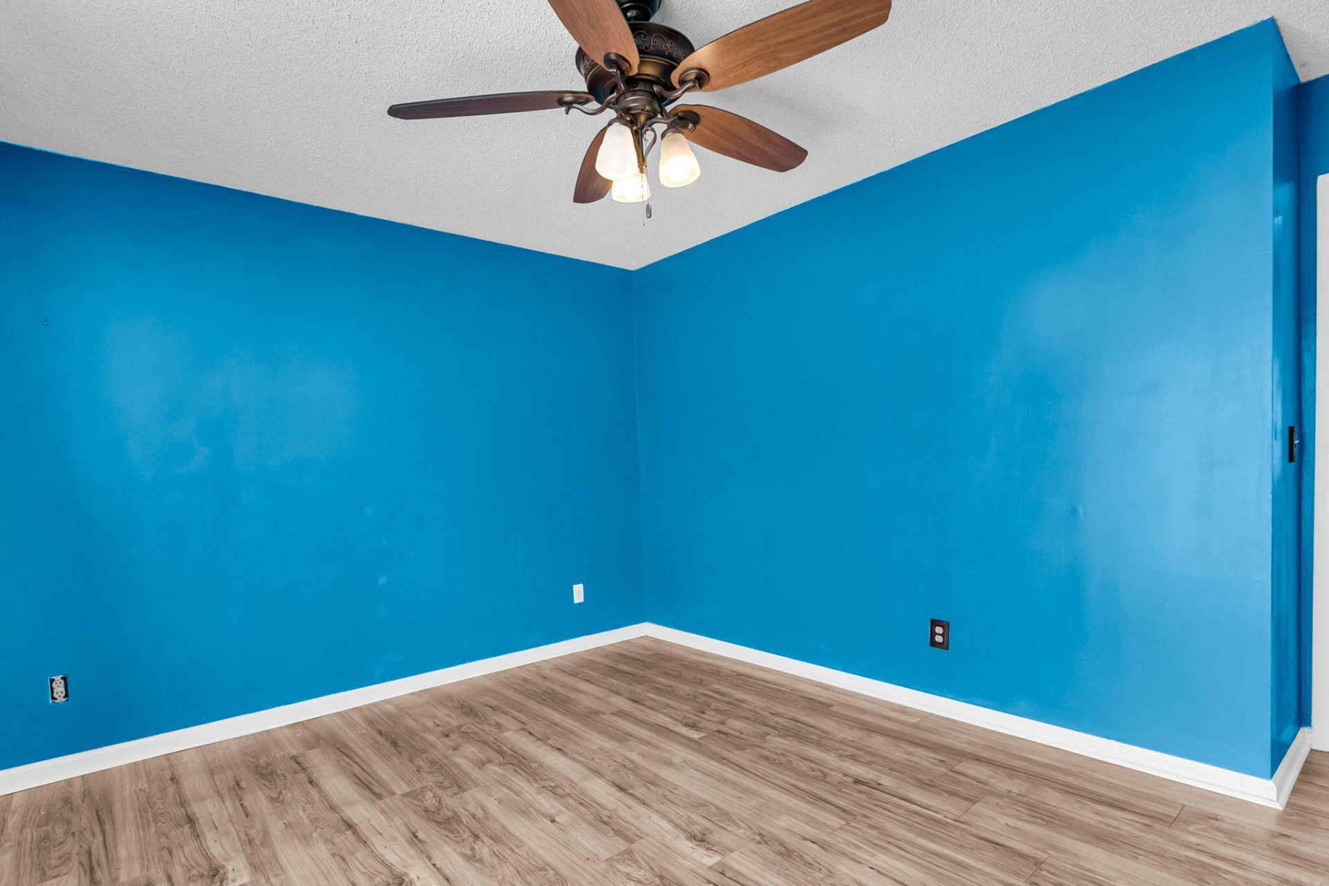 105 Bedford Court Photo 13