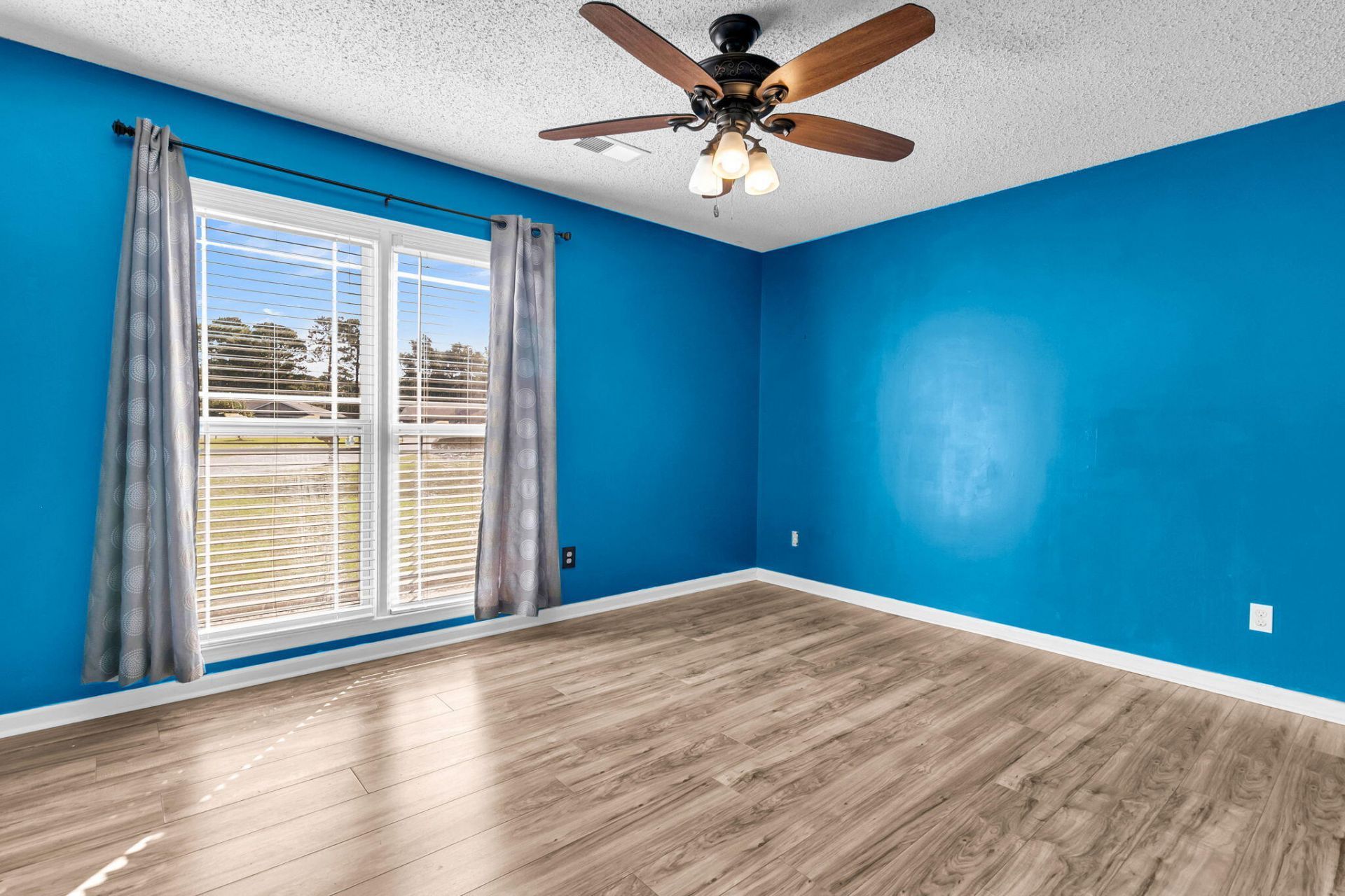 105 Bedford Court Photo 14