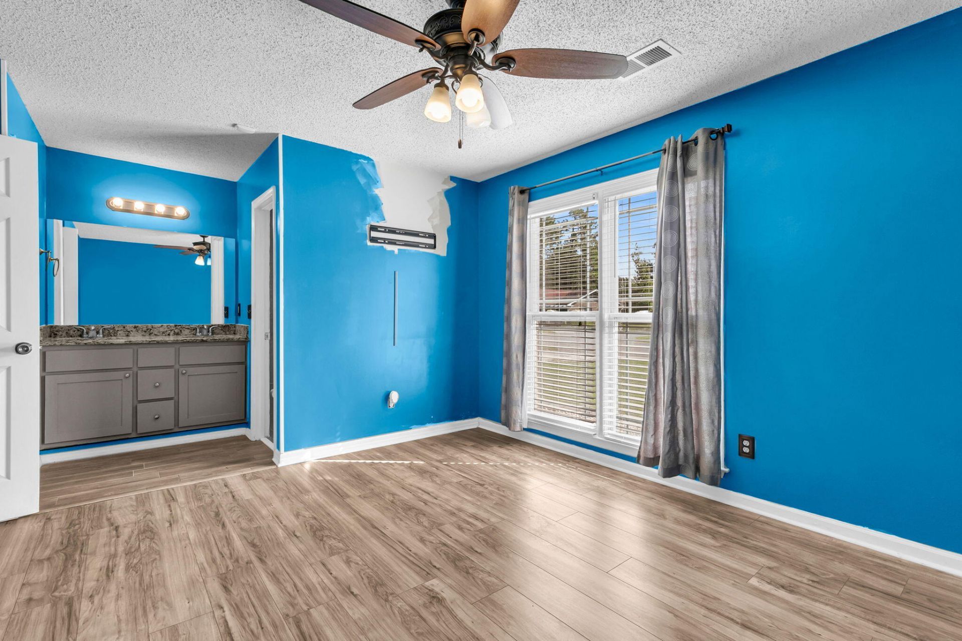 105 Bedford Court Photo 15