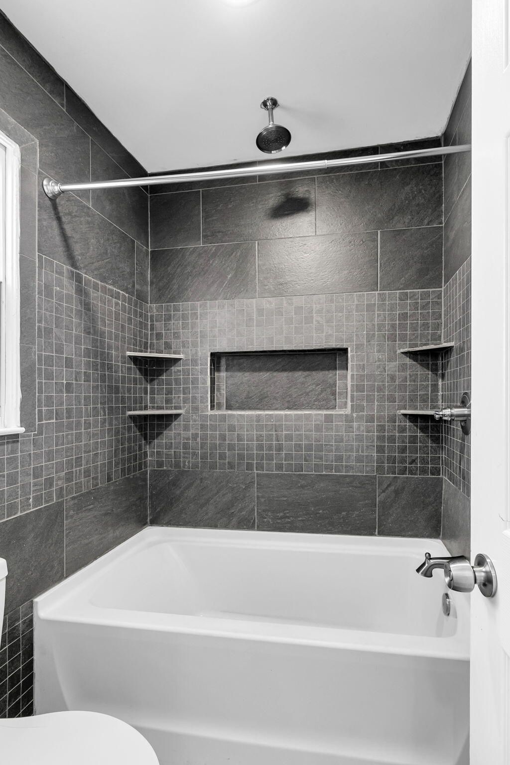 105 Bedford Court Photo 18
