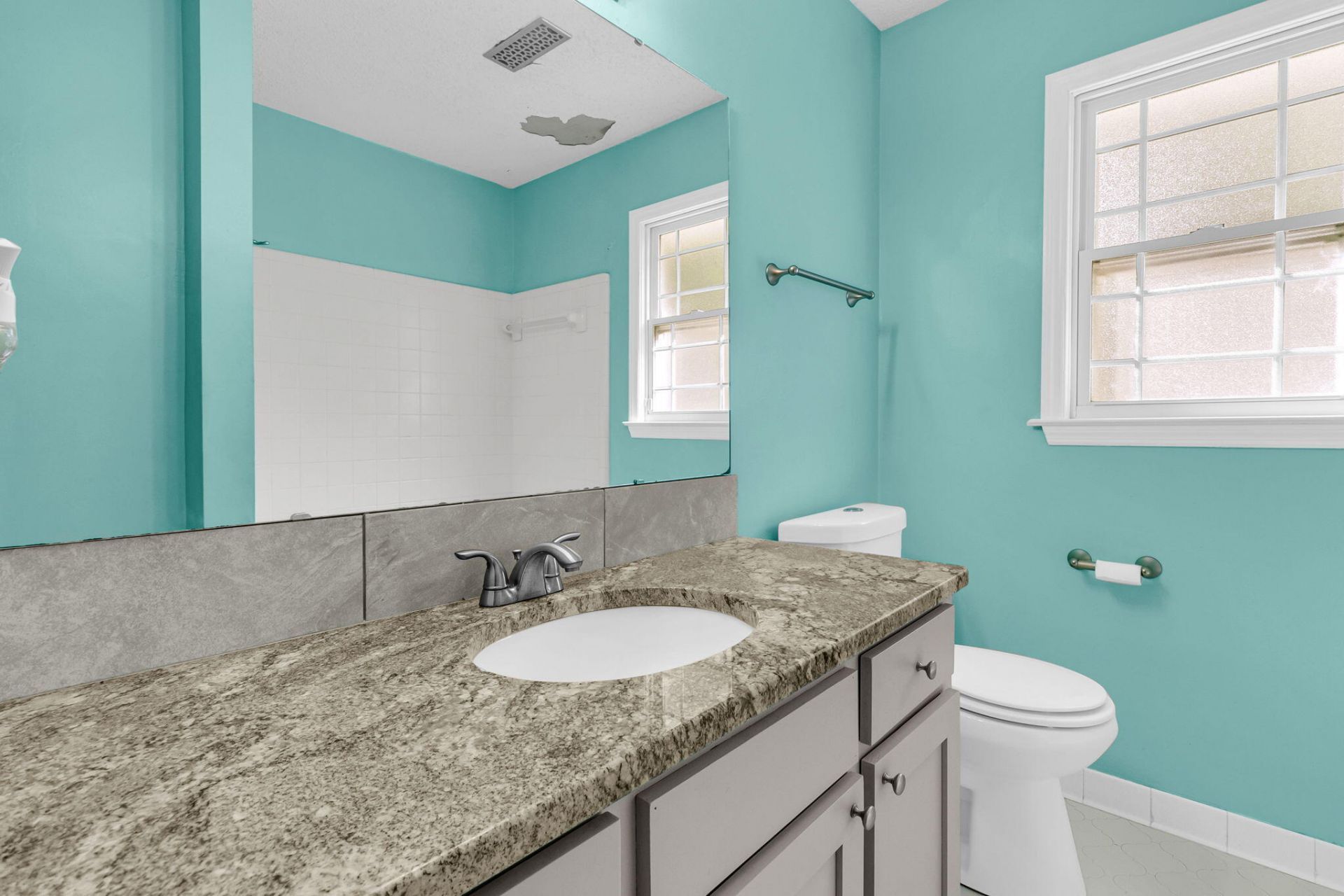 105 Bedford Court Photo 21