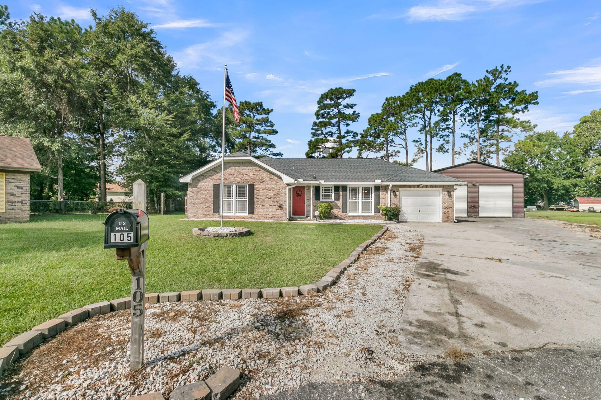 105 Bedford Court Photo 28