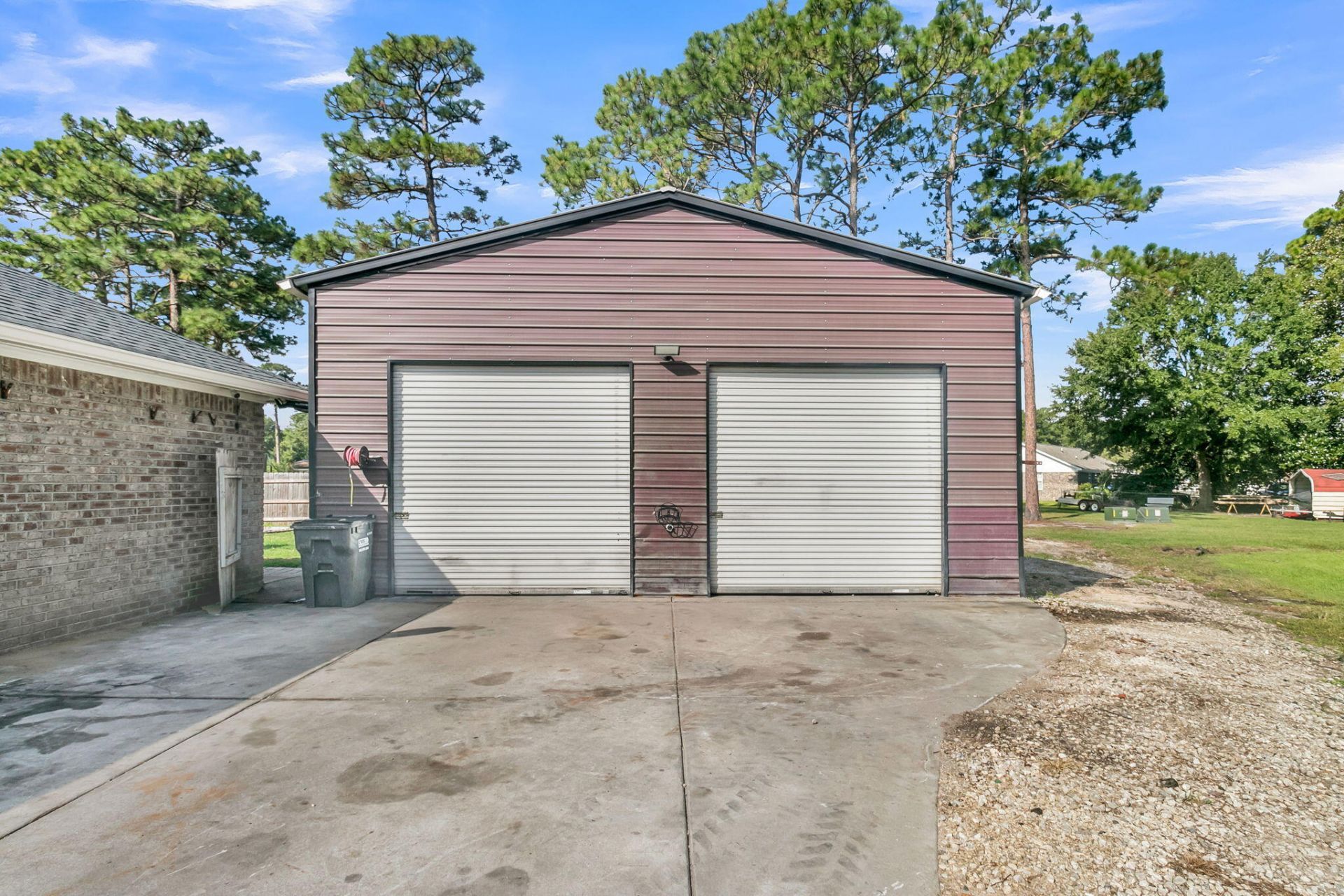 105 Bedford Court Photo 30