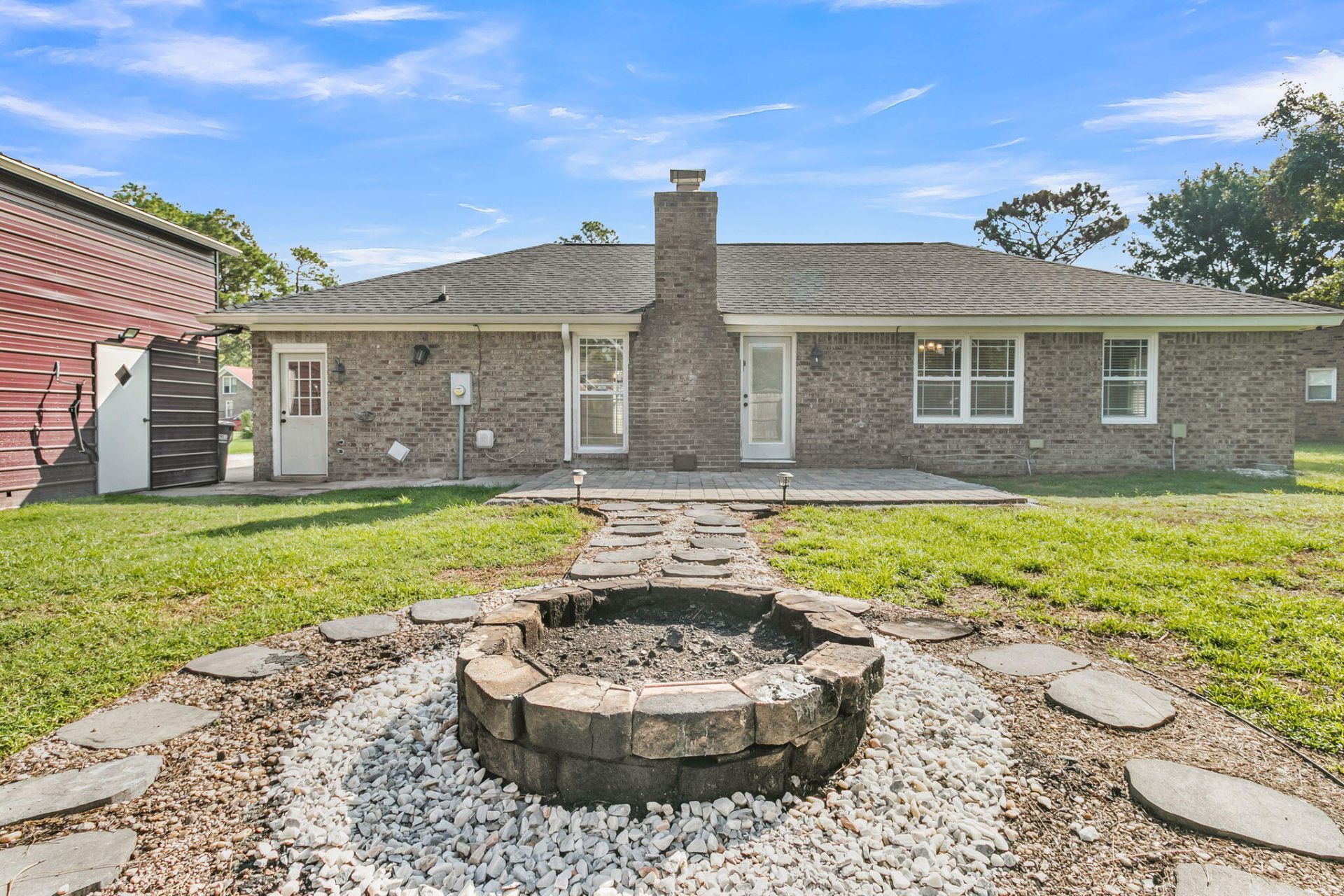 105 Bedford Court Photo 36