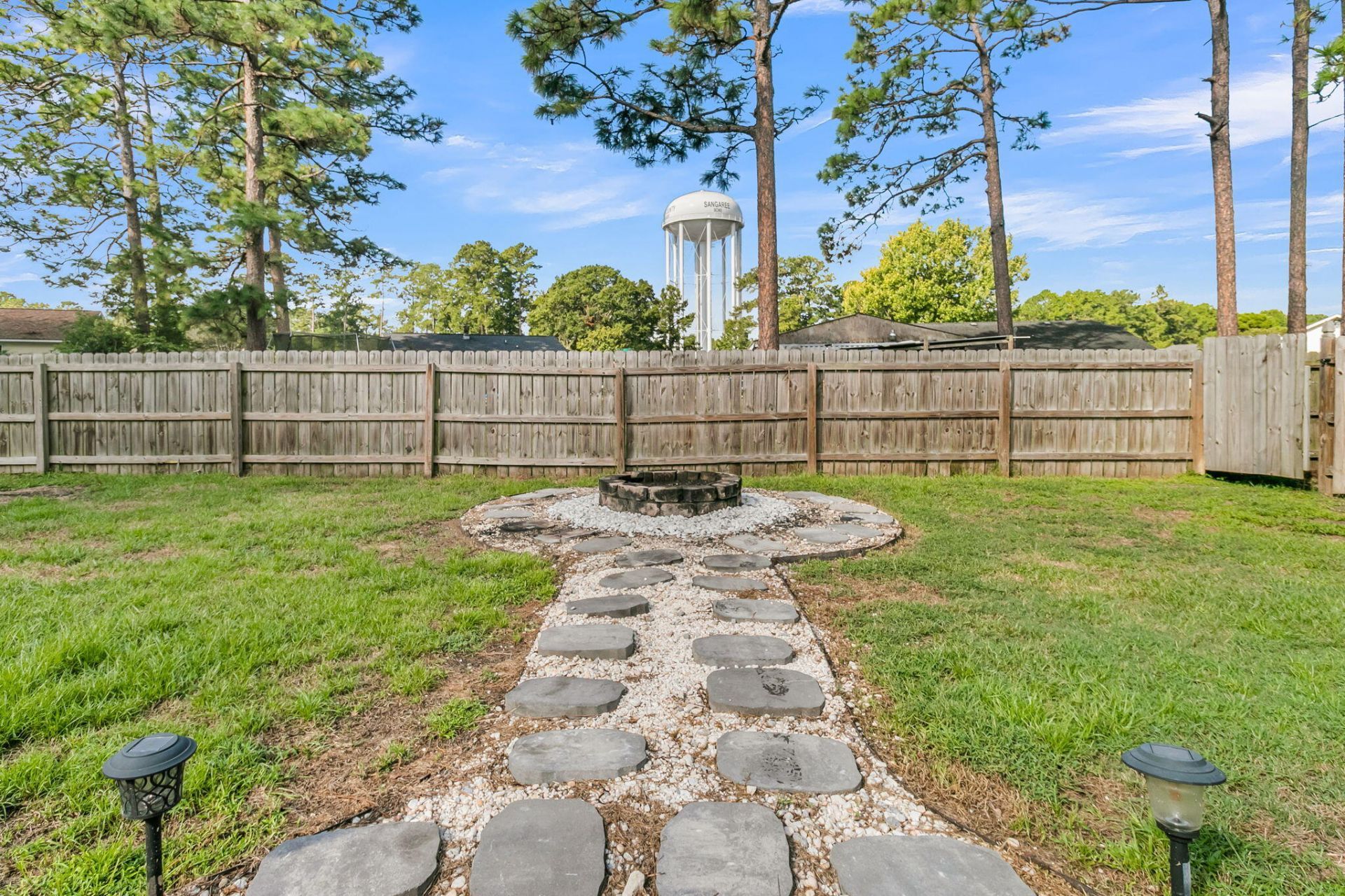 105 Bedford Court Photo 37
