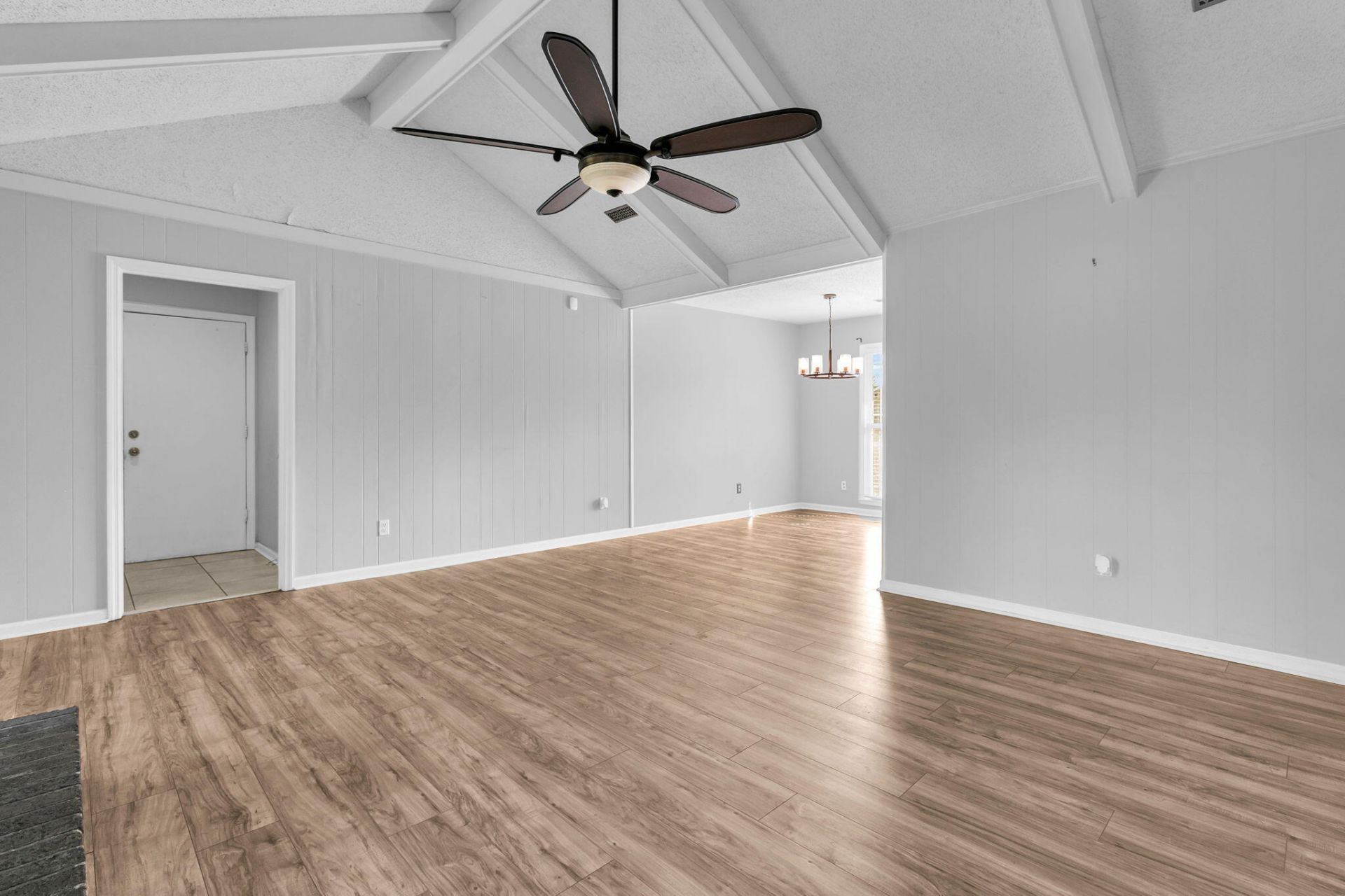 105 Bedford Court Photo 7