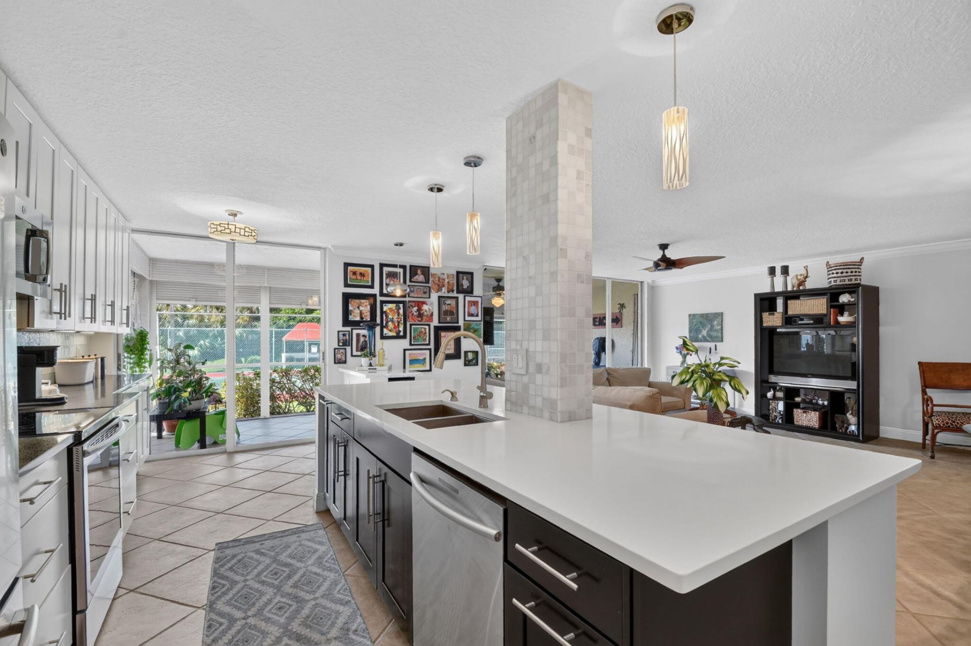 103 Half Moon Circle, Unit C1, Hypoluxo, FL 33462 Photo