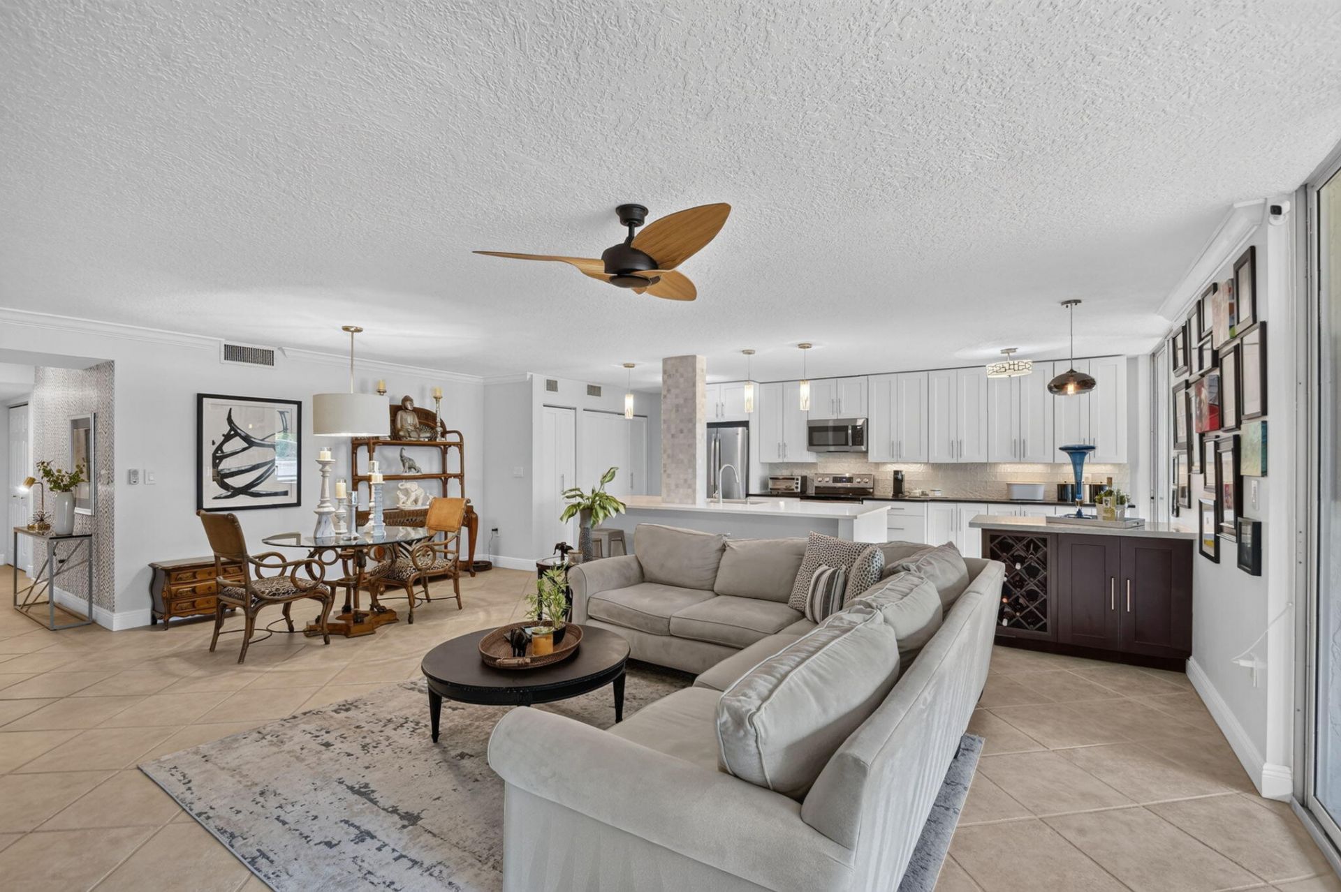 103 Half Moon Circle, Unit C1, Hypoluxo, FL 33462 Photo