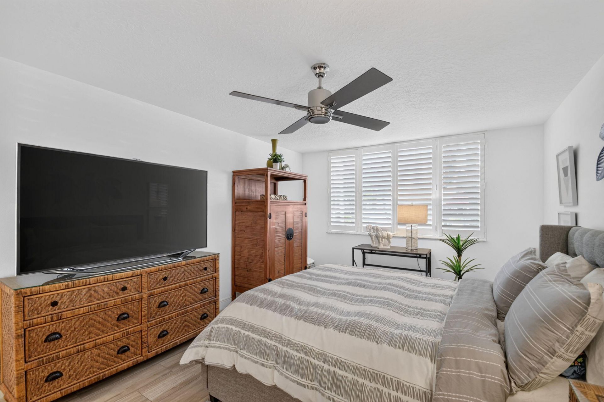 103 Half Moon Circle, Unit C1, Hypoluxo, FL 33462 Photo