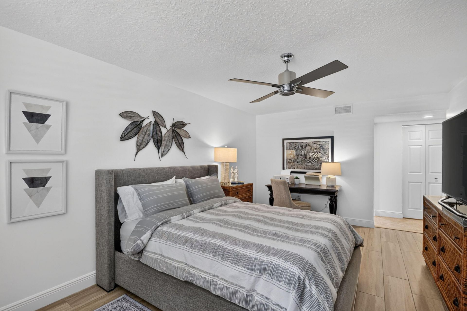 103 Half Moon Circle, Unit C1, Hypoluxo, FL 33462 Photo