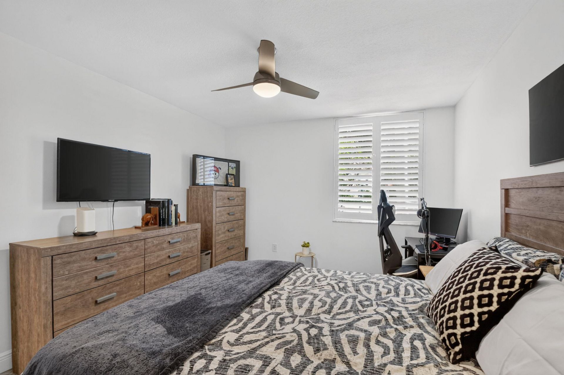 103 Half Moon Circle, Unit C1, Hypoluxo, FL 33462 Photo