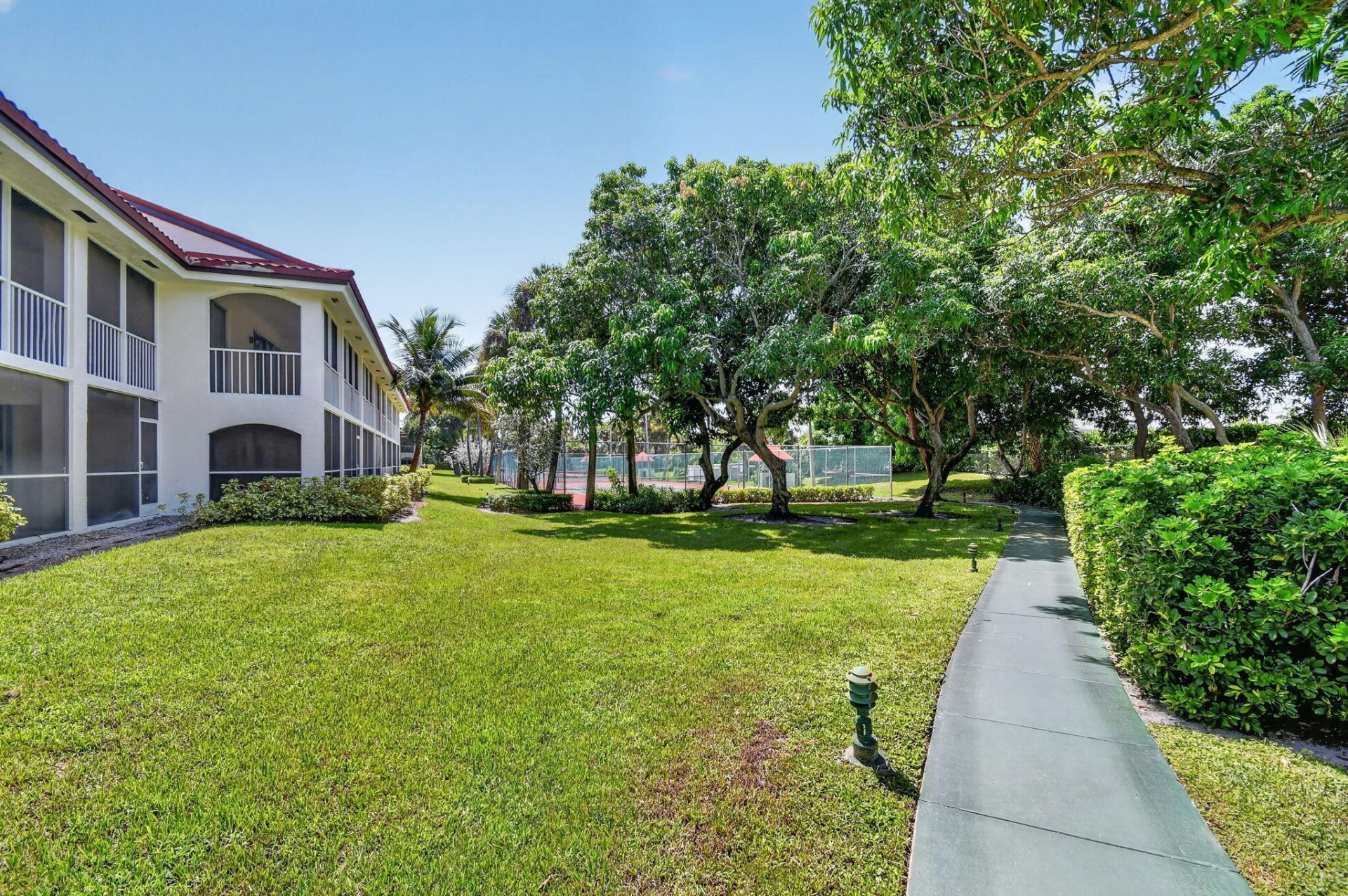103 Half Moon Circle, Unit C1, Hypoluxo, FL 33462 Photo