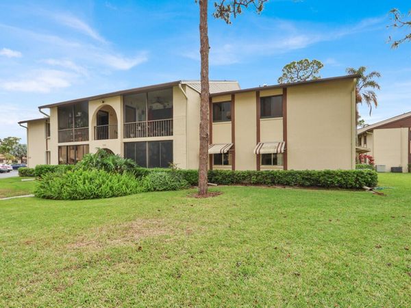 338 Knotty Pine Circle, Unit D-1, Greenacres, FL 33463