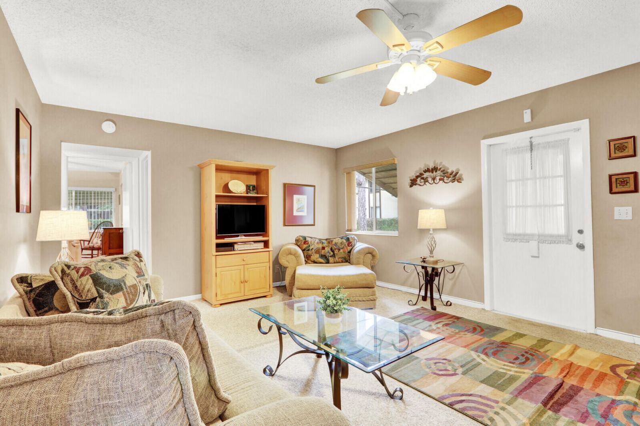 338 Knotty Pine Circle, Unit D-1, Greenacres, FL 33463 Photo