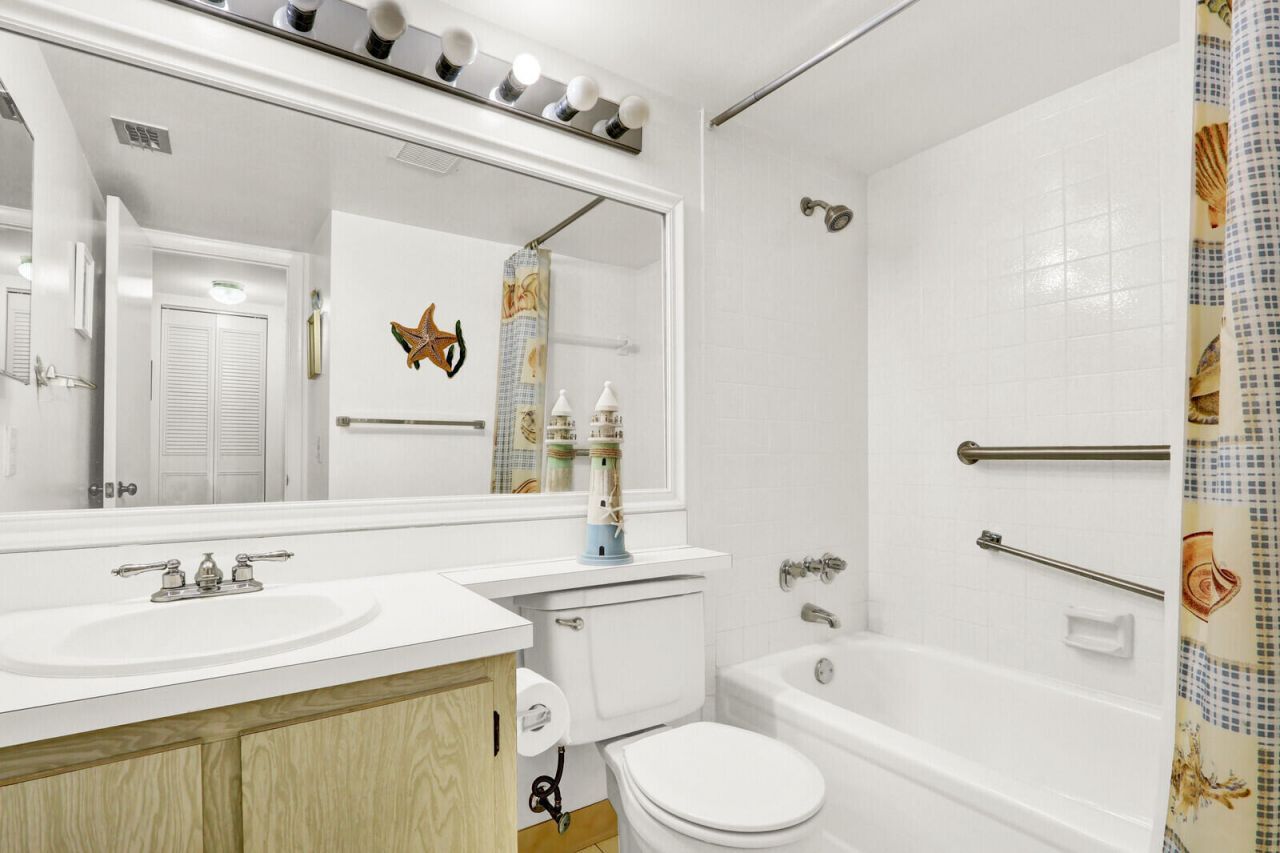 338 Knotty Pine Circle, Unit D-1, Greenacres, FL 33463 Photo