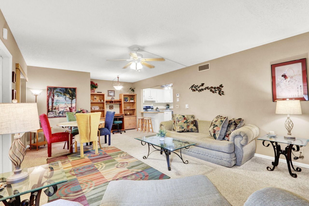 338 Knotty Pine Circle, Unit D-1, Greenacres, FL 33463 Photo