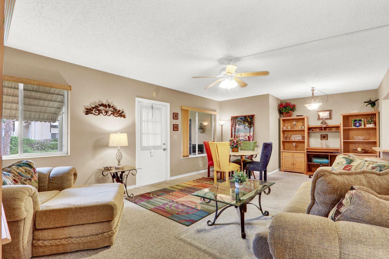 338 Knotty Pine Circle, Unit D-1, Greenacres, FL 33463 Photo