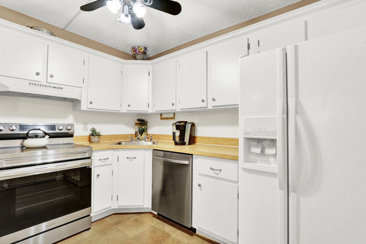 338 Knotty Pine Circle, Unit D-1, Greenacres, FL 33463 Photo