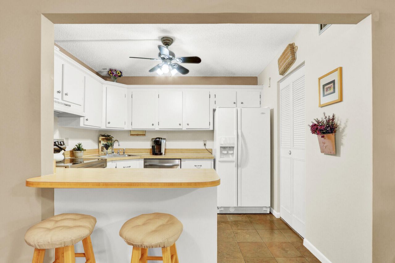 338 Knotty Pine Circle, Unit D-1, Greenacres, FL 33463 Photo