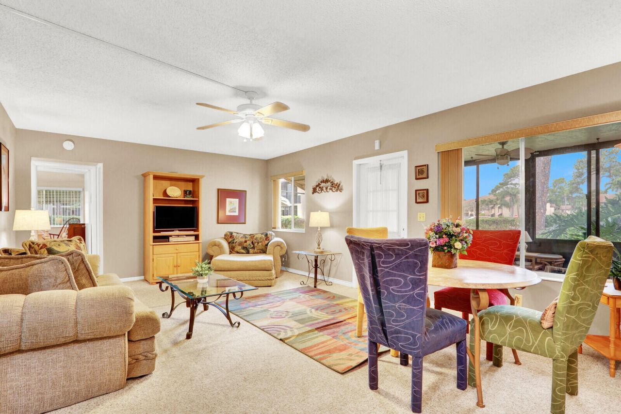 338 Knotty Pine Circle, Unit D-1, Greenacres, FL 33463 Photo