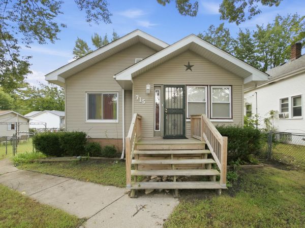 715 Fairfield Avenue , Michigan City, IN 46360