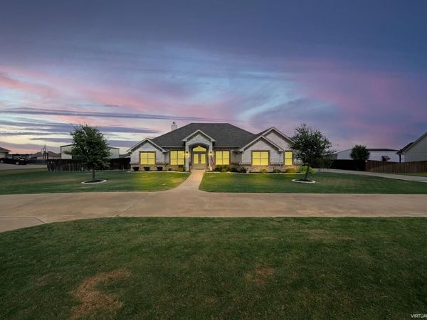 279 Sportsman Drive, Lorena, TX 76655
