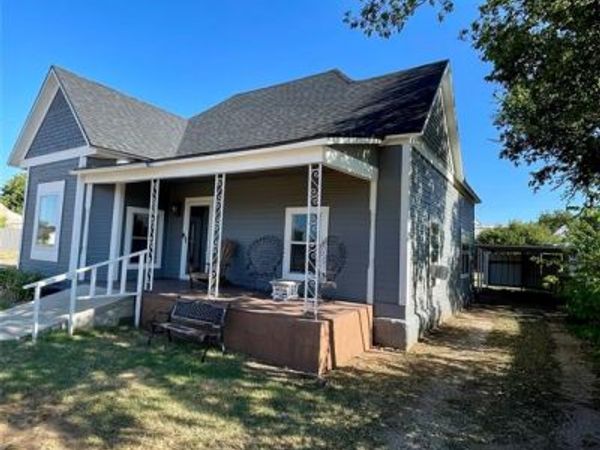 508 N 10th Street , Ballinger, TX 76821