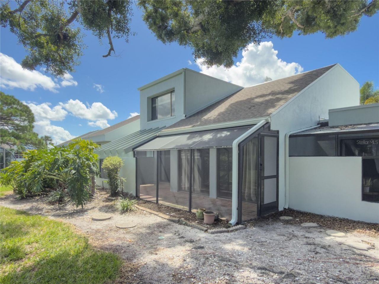 2375 Lakeside Mews, Unit D2, Sarasota, FL 34235 Photo